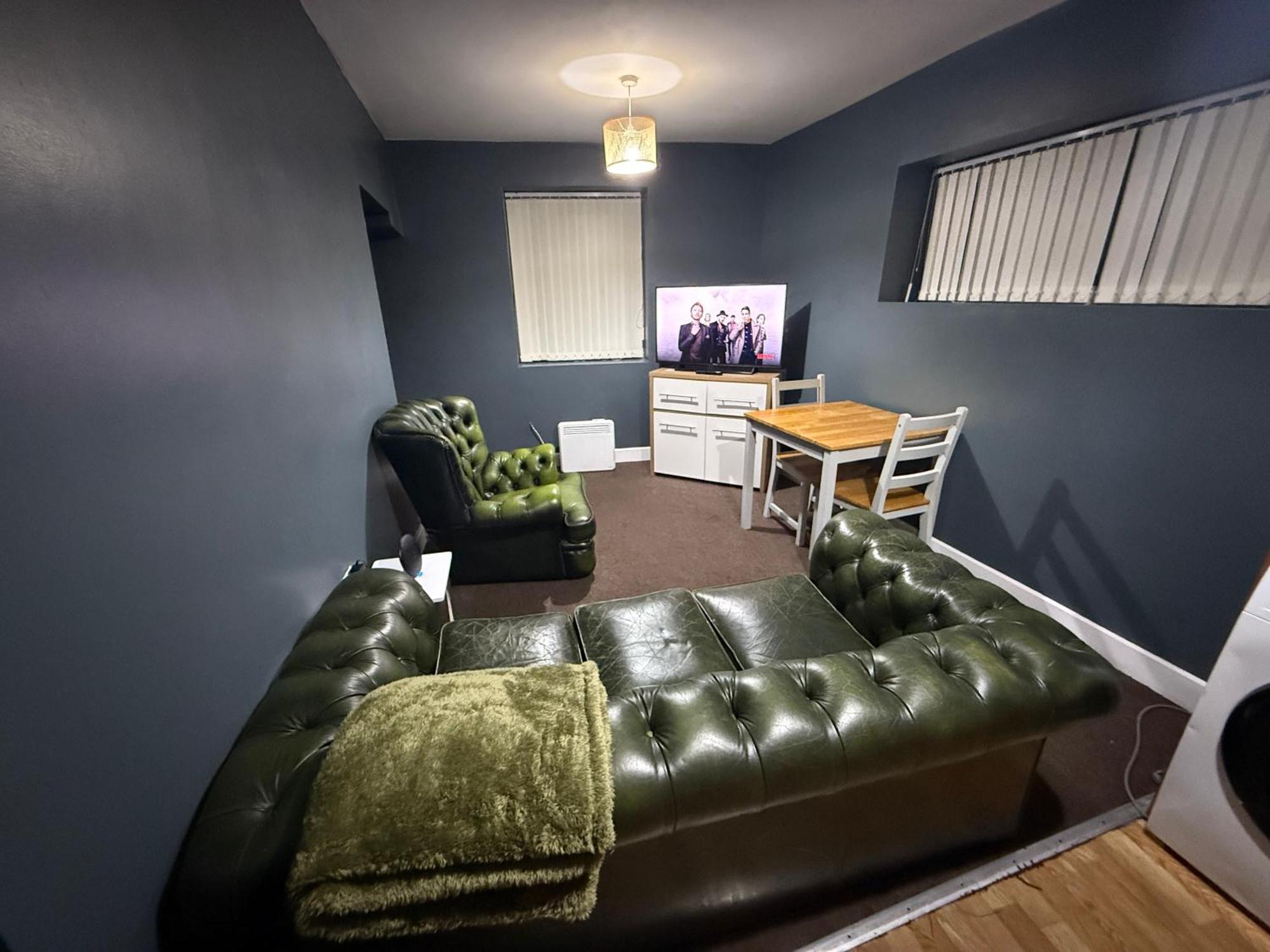 Cosy 1 Bed Flat In Appartamento Dudley