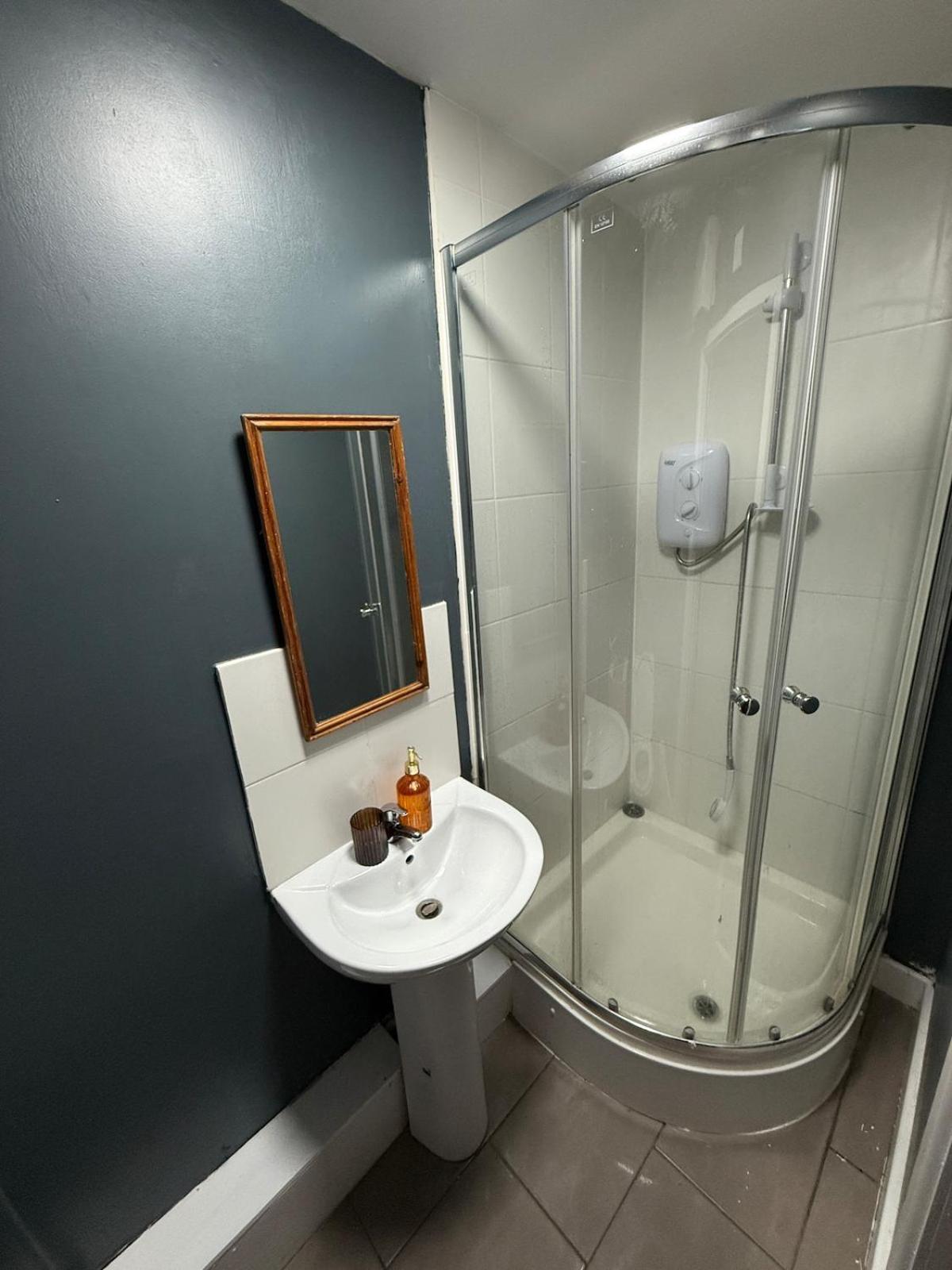 Cosy 1 Bed Flat In Appartement *